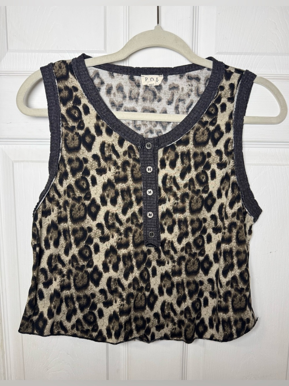 POL Cropped Button-Down Henley Tank Top Leopard Print Women’s Large Boho Grunge - Picture 10 of 10